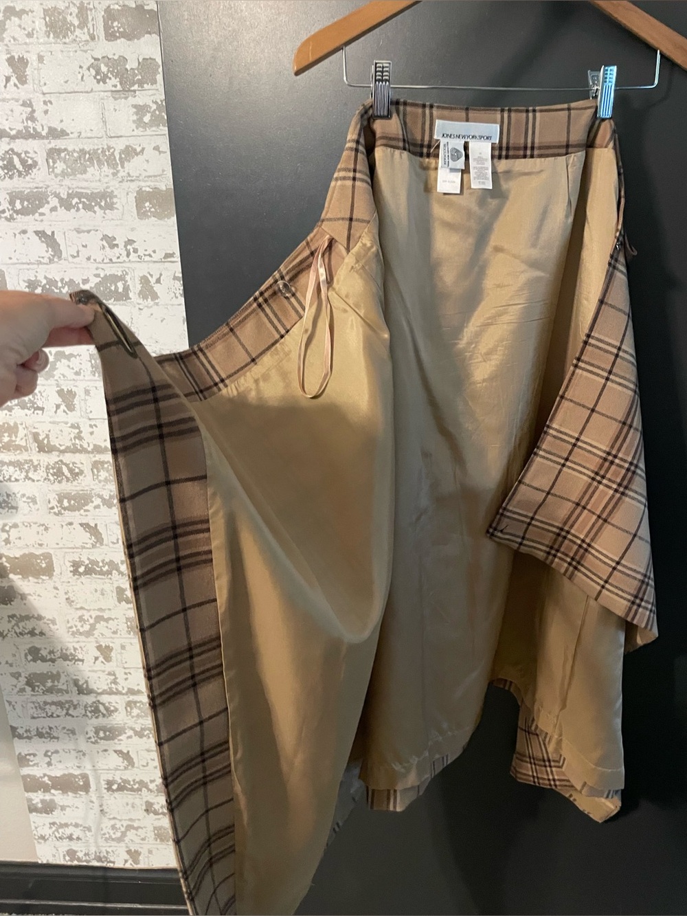 Jones New York Sport 100% Wool Plaid Full Wrap Skirt Size 16 Brown - Picture 7 of 8